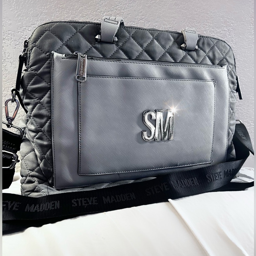 Steve Madden Quilted Travel /Carry On Bag.